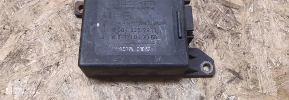 Mercedes-Benz E W124 Airbag control unit/module 0048202410 8411017160