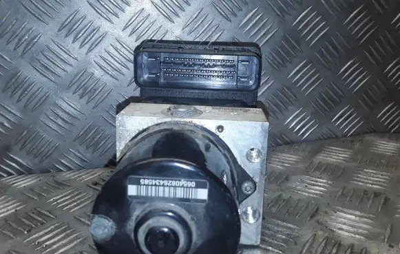 Volvo V50 ABS Pump 30793901 8N512C405AA 30793903