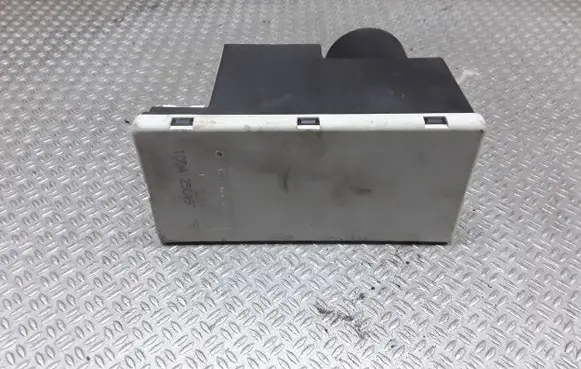 Audi A4 S4 B5 8D Central locking vacuum pump 8L0862257E