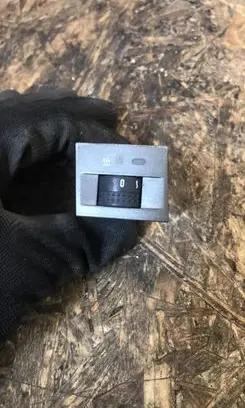 Opel Vectra C Seat heating switch 13138251