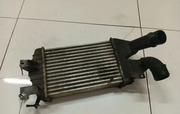 Opel Astra H Intercooler radiator DWTP8630