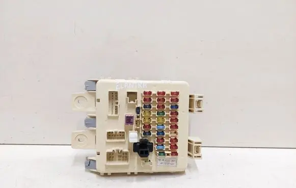 Hyundai Elantra Fuse module 911102D001 0212110426