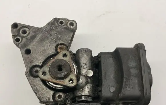 BMW 3 E46 Power steering pump 2247556 3242