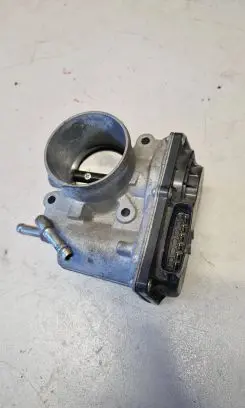 Subaru XV Throttle valve 16112AA390 142008021 90261701
