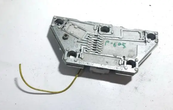 Peugeot 605 Tail light bulb cover holder