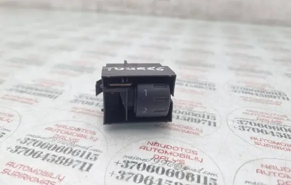 Volkswagen Touareg I Seat heating switch 7L6963570B 7L6963564A 7L6963564