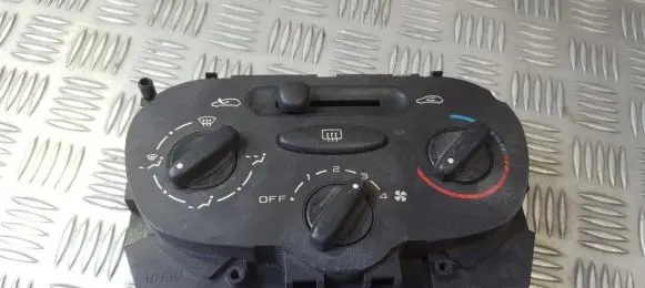 Peugeot 206 Climate control unit 64138