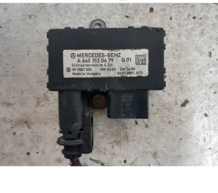 Mercedes-Benz A W169 Glow plug pre-heat relay A6401530479 899087000