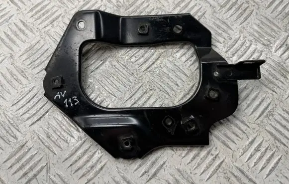 Toyota Avensis T270 Air filter cleaner box bracket assembly 177710R020