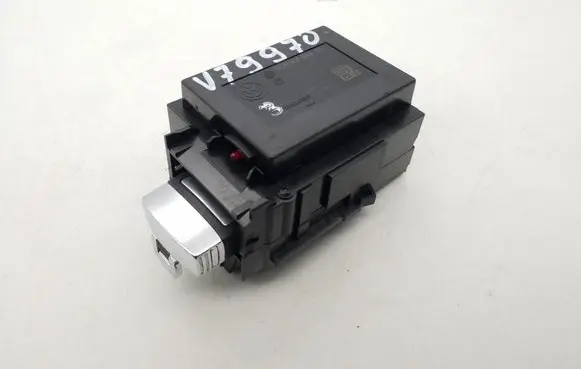 Volkswagen PASSAT B6 Ignition lock 3C0905843R 33303401
