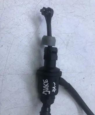 Nissan Juke I F15 Clutch slave cylinder 306101U60A