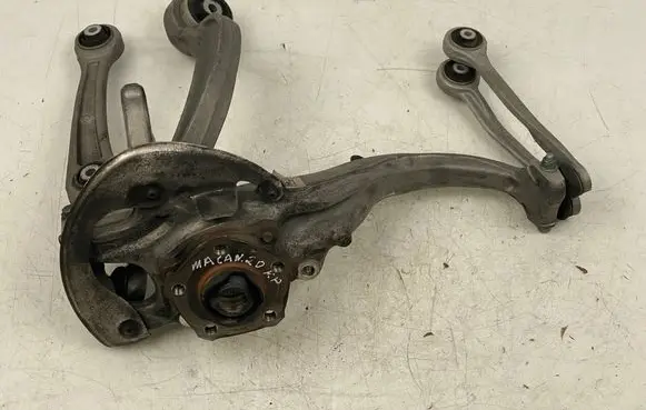 Porsche Macan (95B) Front wheel hub spindle knuckle 95B407253E 8KO407155C 4G0407695