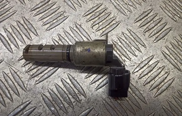 Toyota Auris 150 Camshaft position sensor 337020-5020