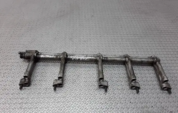 Volkswagen Touareg I Fuel main line pipe 07Z133317A
