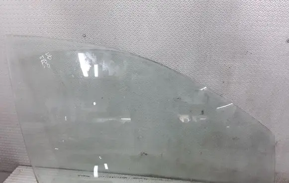 Toyota Yaris Front door window glass four-door