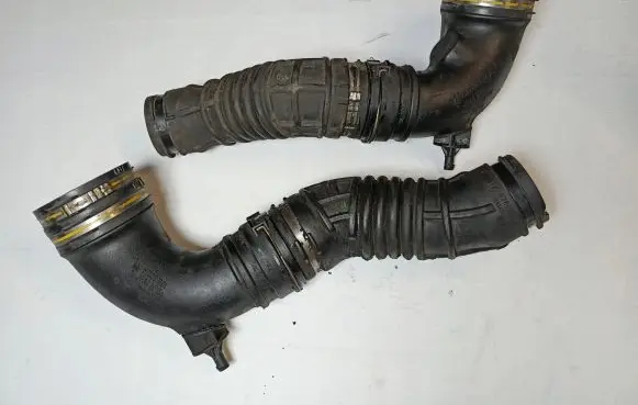 Maserati Ghibli Air intake hose/pipe 670002452