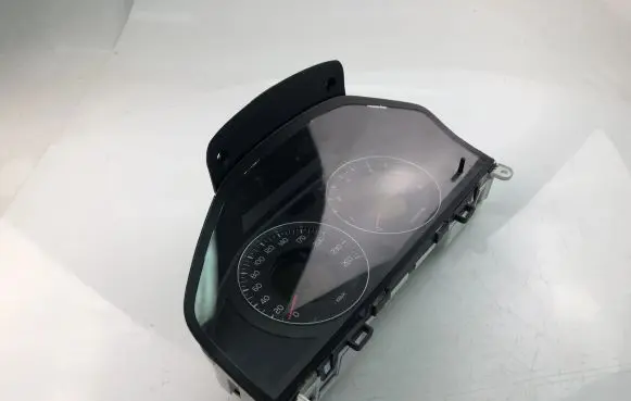 Volvo V70 Speedometer (instrument cluster) 31254535AA