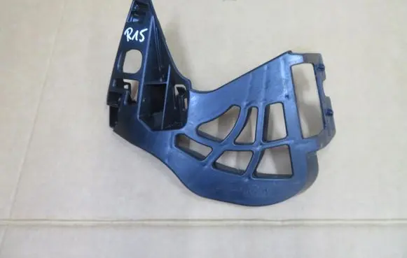 Front bumper mounting bracket