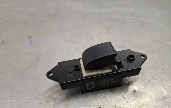 Mitsubishi i-MiEV Electric window control switch MR587944