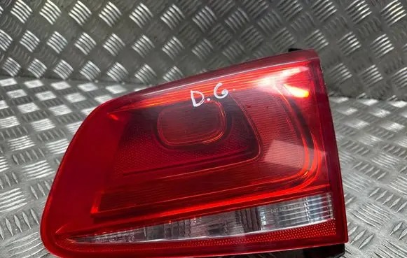 Volkswagen Touareg II Tailgate rear/tail lights 7P6945094A 89090274