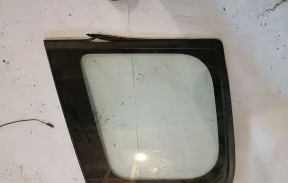 Nissan X-Trail T30 Rear side window