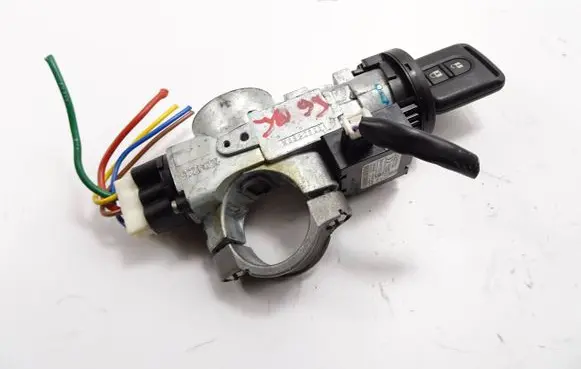 Nissan Qashqai+2 Ignition lock emt