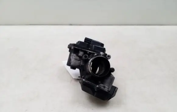 Volkswagen Tiguan Throttle valve 03L128063E