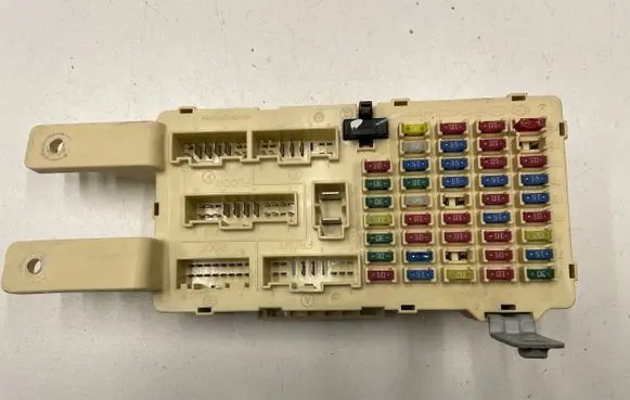 Hyundai Santa Fe Fuse module 919502B200 1006303040 282000603060229