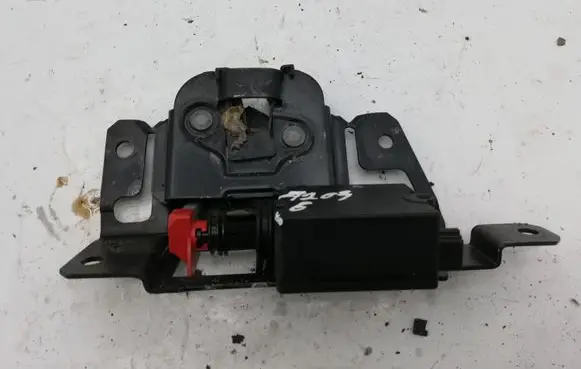 BMW X3 E83 Tailgate/trunk/boot lock/catch/latch 51247201561 7201561