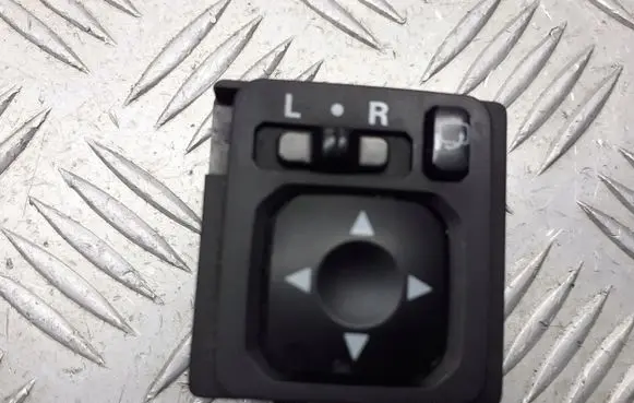 Mitsubishi Grandis Wing mirror switch 183569