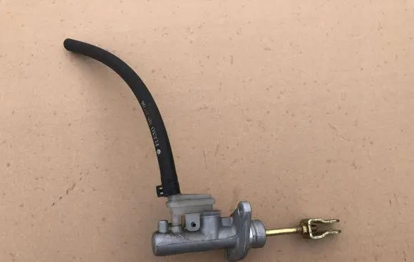 Mitsubishi Space Star Clutch slave cylinder 