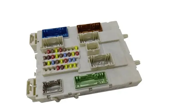 Ford Focus Fuse module DM5T14014AJA BV6N14A073ET 00015073