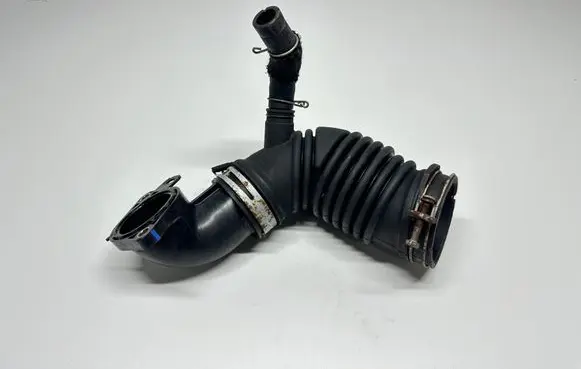 Toyota Avensis T270 Turbo air intake inlet pipe/hose 178800R050