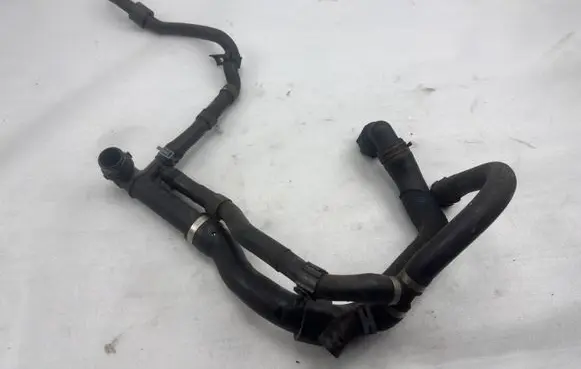 Volkswagen Tiguan Engine coolant pipe/hose 5Q0122051