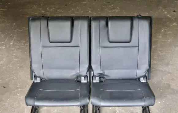 Mitsubishi Outlander Third row seats 