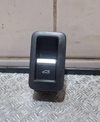 Audi A5 Tailgate opening switch 4M0959831A