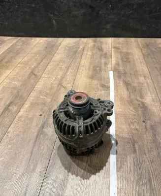 Volkswagen PASSAT B5.5 Generator/alternator 028903028E 0124515010