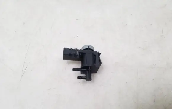 Audi A4 S4 B8 8K Turbo solenoid valve 1K0906283A