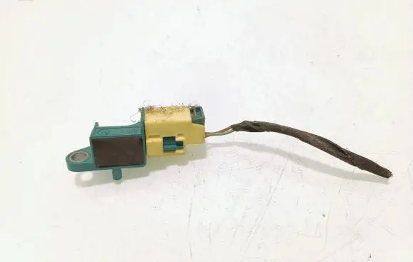 Volkswagen Touran I Airbag deployment crash/impact sensor 5M0909606A 5WK43658