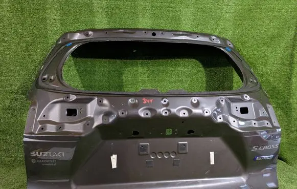 Suzuki SX4 S-Cross Truck tailgate
