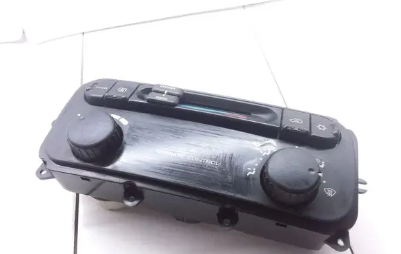 Chrysler Voyager Climate control unit 05005039AA 2900533653