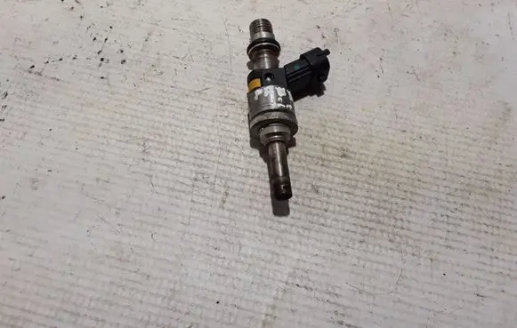 Porsche Panamera (970) Fuel injector 94811012882