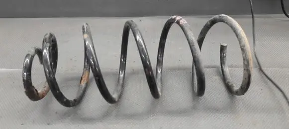 Volkswagen Golf IV Front coil spring