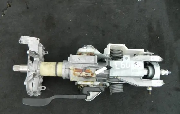 BMW 5 E60 E61 Steering wheel axle 6780868
