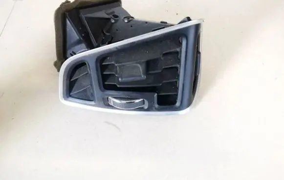 Ford C-MAX II Dash center air vent grill am51r018b09agw am51-r018b09-agw