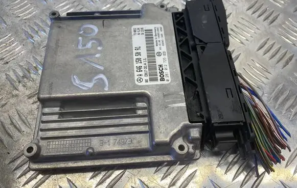 Mercedes-Benz C W203 Engine control unit/module A6461505091 0281012725