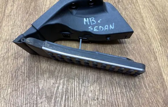 Mercedes-Benz C W205 Accelerator throttle pedal A2053090104