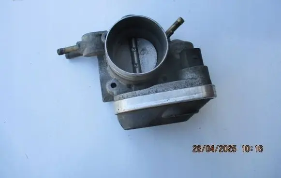 Volkswagen PASSAT B4 Throttle valve 06B133062L