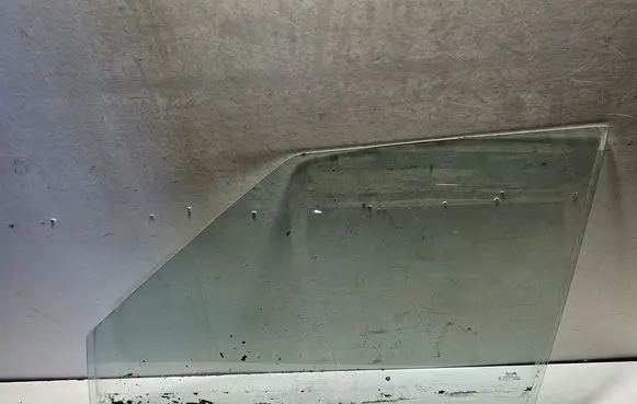 Honda Concerto Front door window glass four-door 43R000980