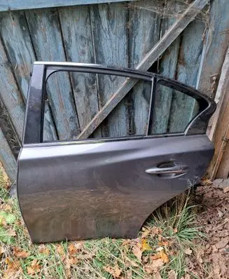 Infiniti Q50 Rear door